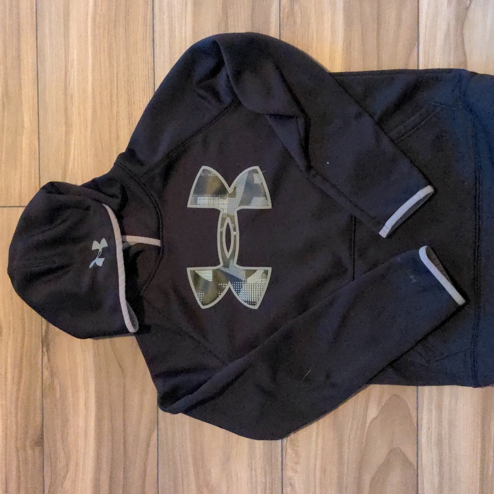 Youth boys Under Armour Sweatshirt